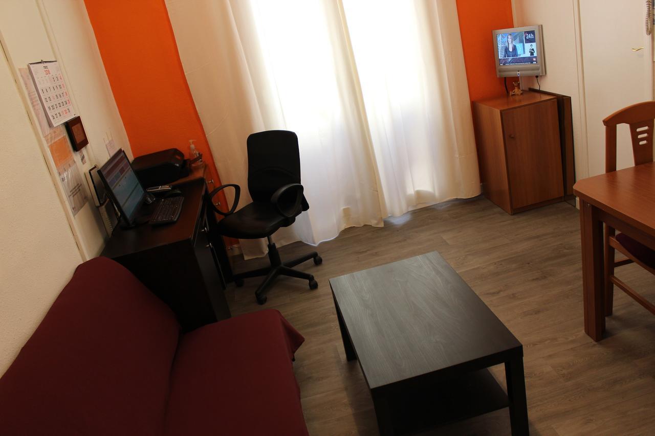 Pension Arosa Barcelona Exterior photo