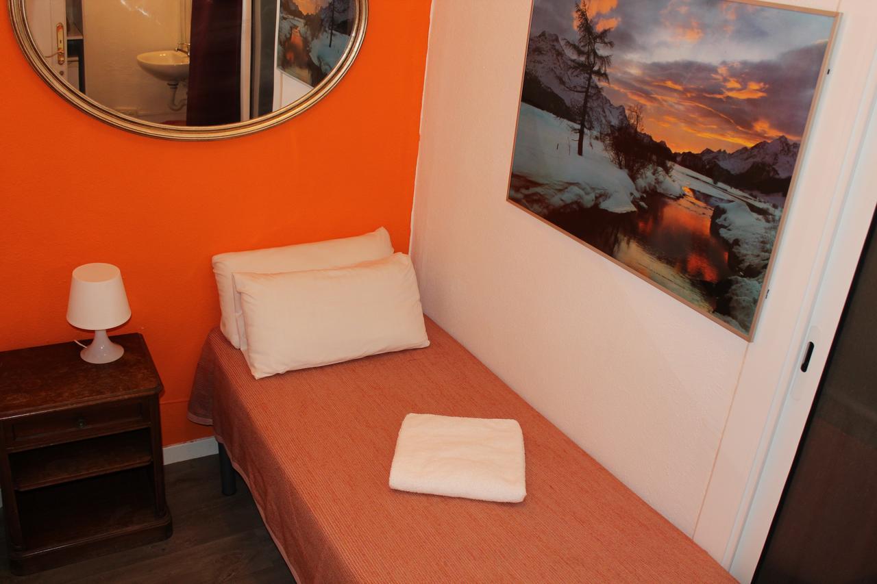 Pension Arosa Barcelona Exterior photo
